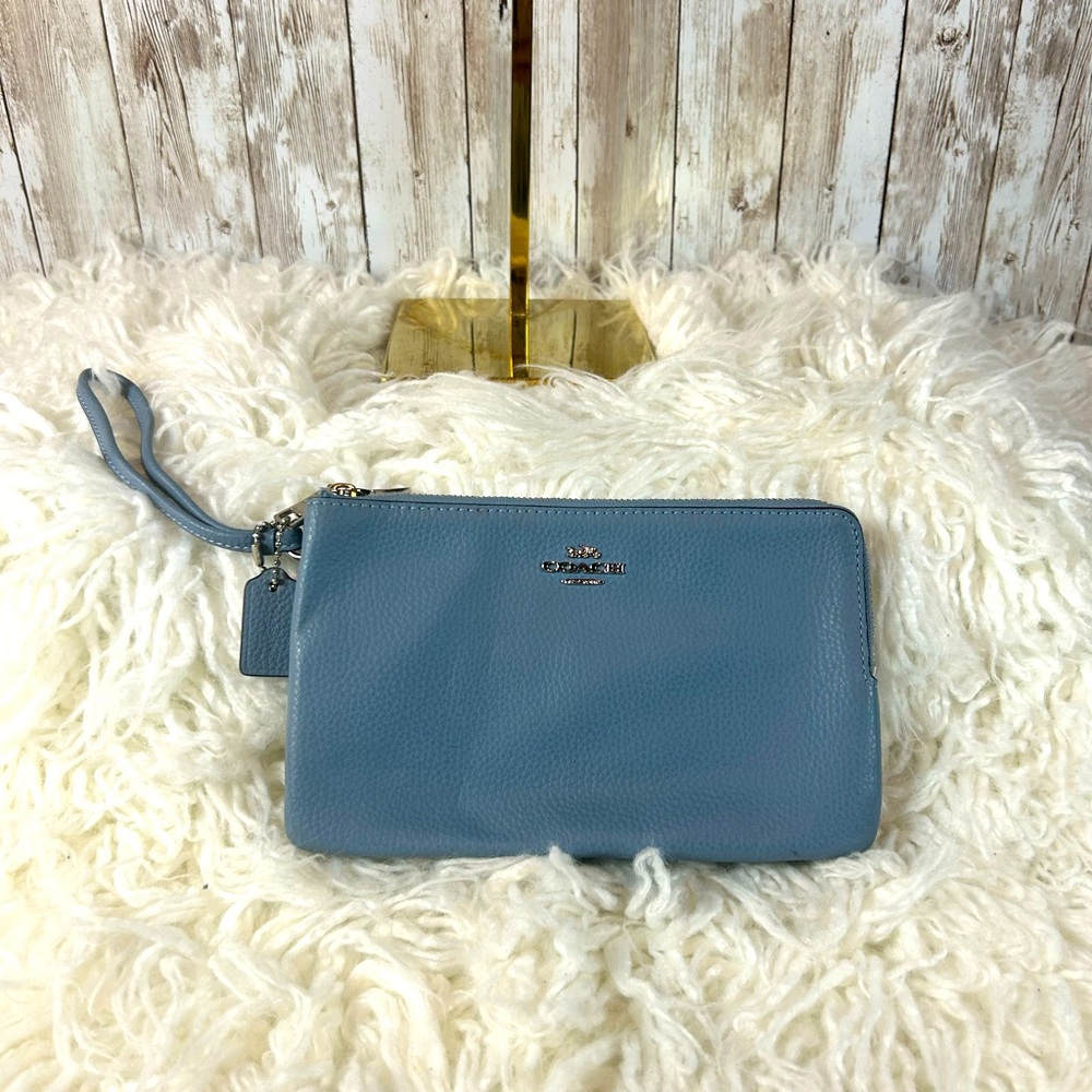 Coach Doublezip Wristlet Pebble Silver, EUC